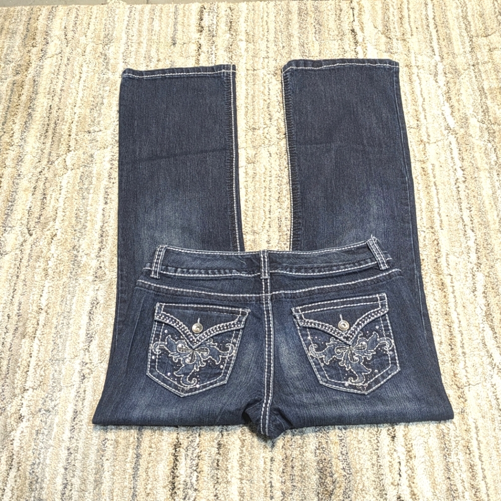Bejeweled Nine West Dark Wash Boot cut flare jeans size 8 white stitching high